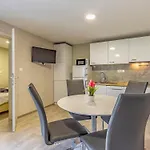 Mobile Superior-6 By Interhome Pola